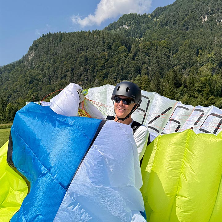 FLYBYPARA - Mario Aufdenblatten 02